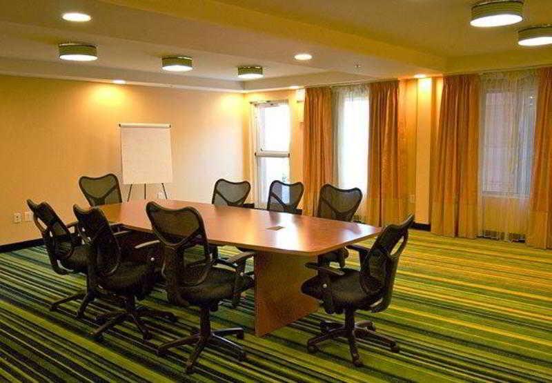 Fairfield Inn And Suites By Marriott Plainville Экстерьер фото