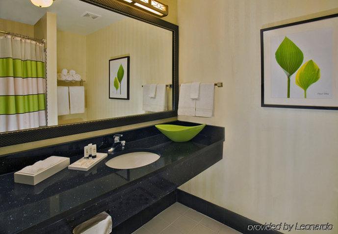 Fairfield Inn And Suites By Marriott Plainville Номер фото