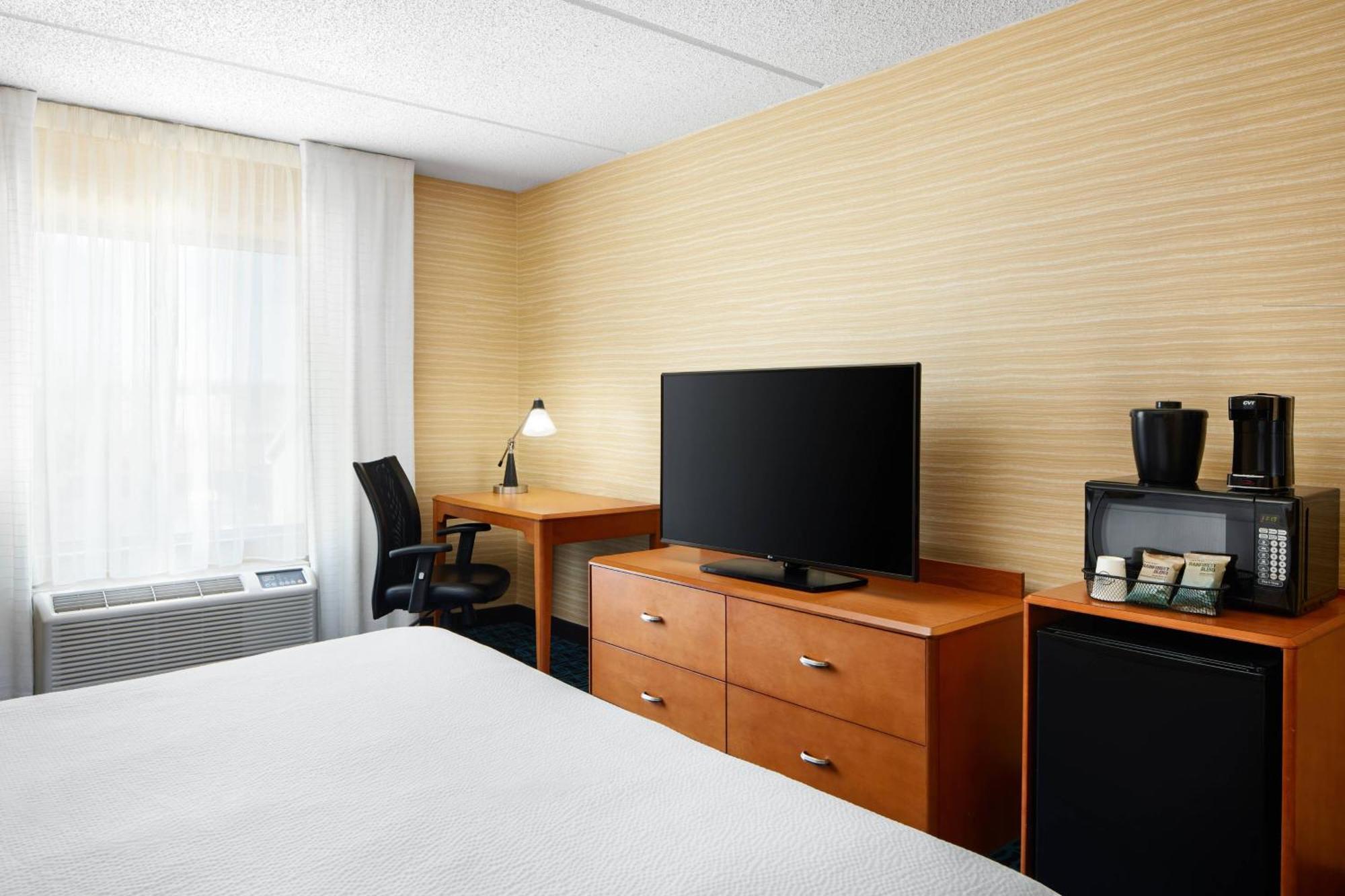 Fairfield Inn And Suites By Marriott Plainville Экстерьер фото