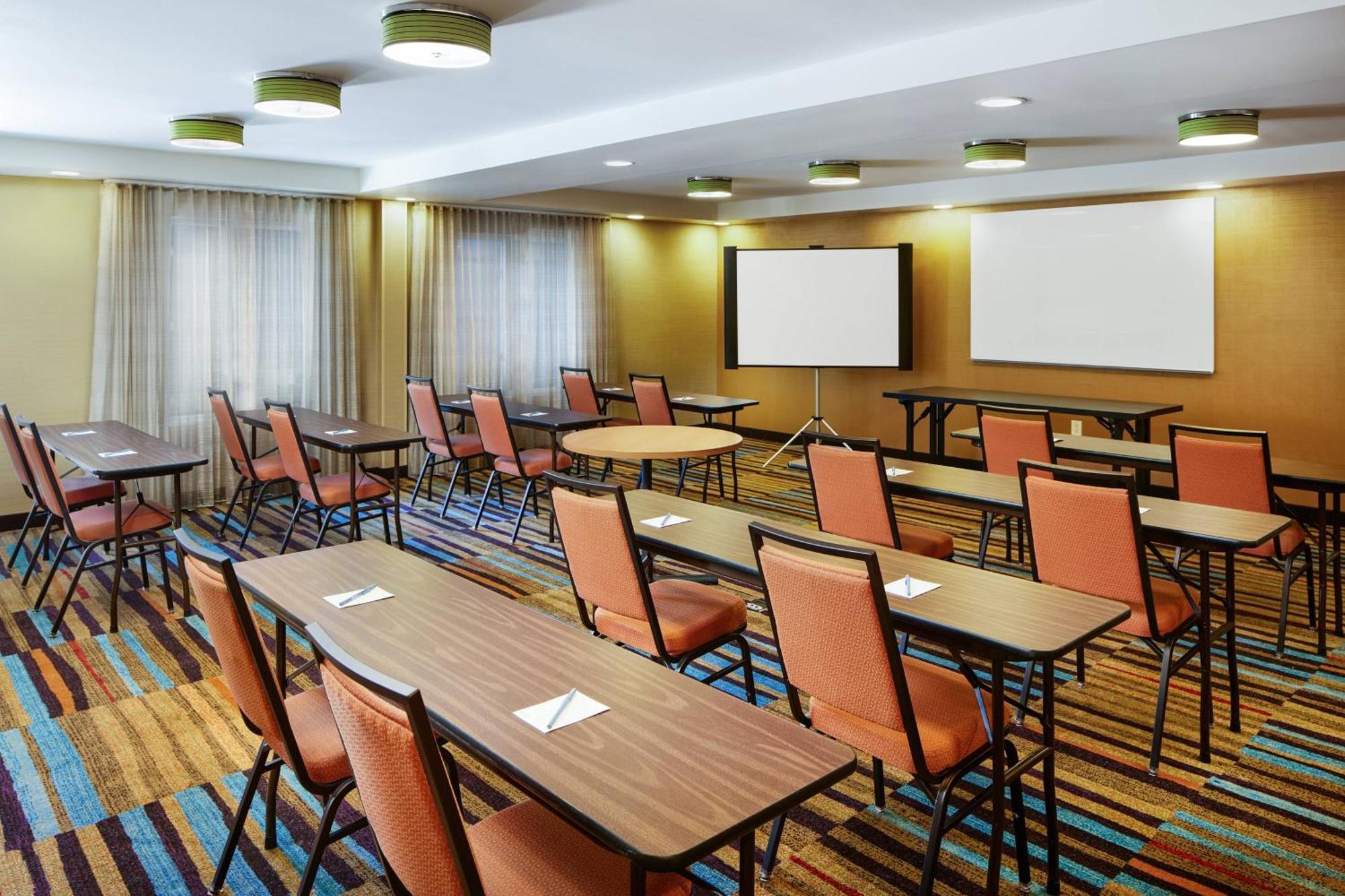 Fairfield Inn And Suites By Marriott Plainville Экстерьер фото