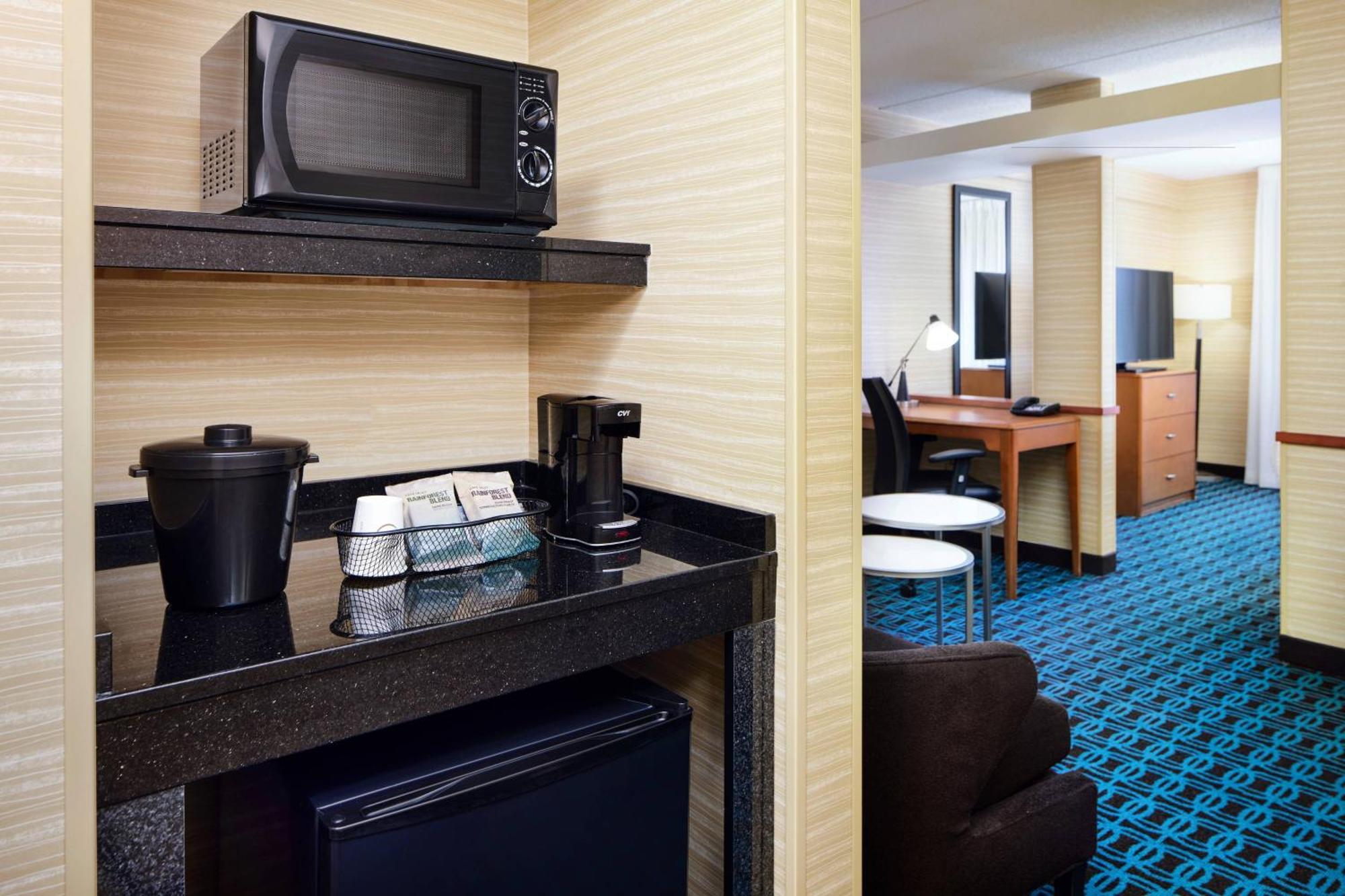 Fairfield Inn And Suites By Marriott Plainville Экстерьер фото